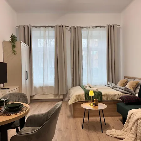 Comfy Next To Main Station Old Town *