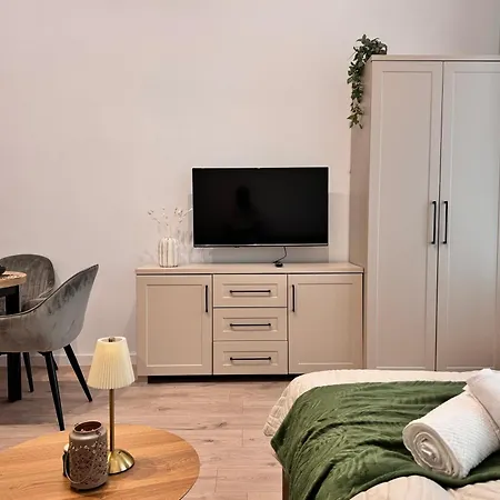 Comfy Self Check-in 2min From Main Station Old Town D-apartments * كراكوفيا