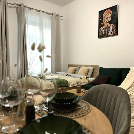 Comfy Self Check-in 2min From Main Station Old Town D-apartments شقة